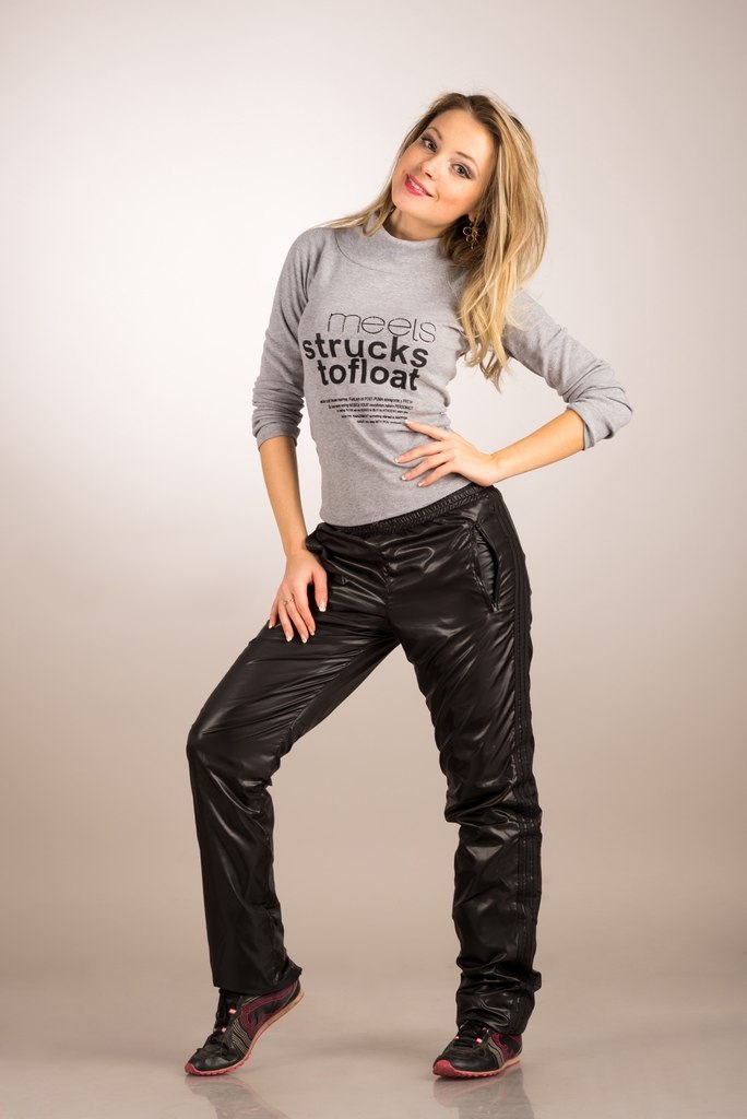 Shiny poly pants 1