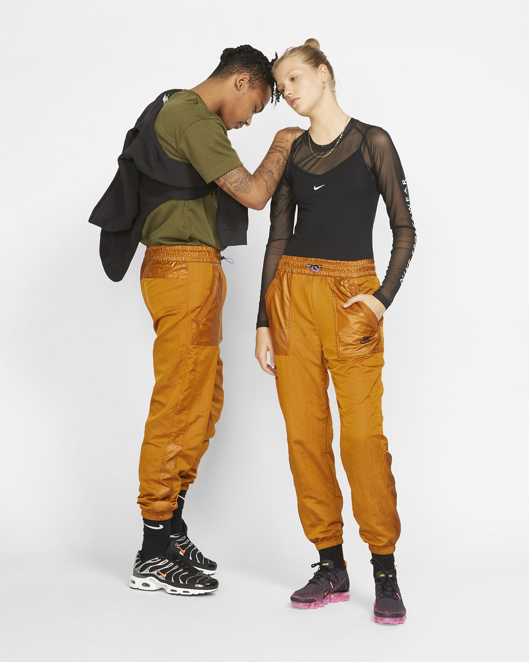 sportswear-woven-cargo-trousers-LW2dKL.jpg