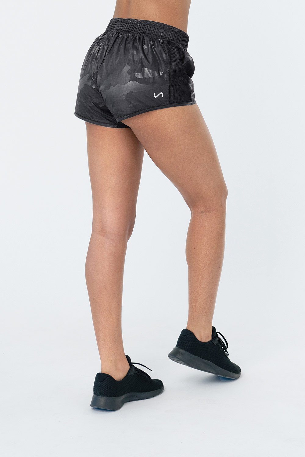 swift-camo-train-n-run-shorts-women-shorts-tlf-665205_1800x1800.jpg