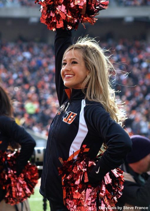 tempBen-Gal-Cheerleaders-PITatCIN-029--nfl_mezz_1280_1024.jpg