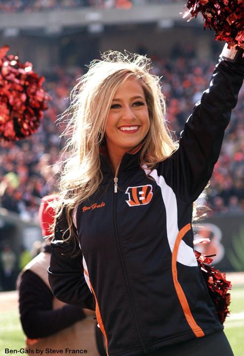 tempBen-Gal-Cheerleaders-PITatCIN-033--nfl_mezz_1280_1024.jpg