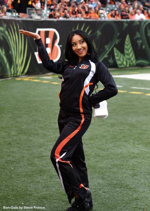 tempBen-Gal-Cheerleaders-PITvsCIN-073--nfl_mezz_1280_1024.jpg